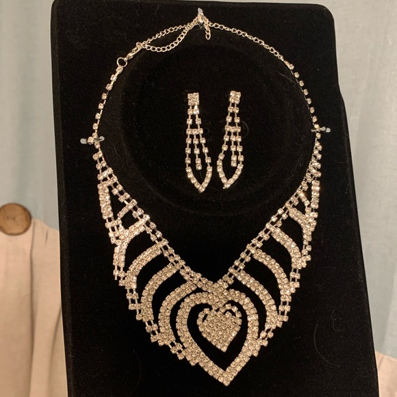 Necklace and earring matching set - Picture 2 of 2